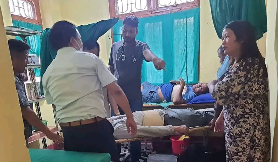 पूर्वमन्त्री शेर्पा सवार कार दुर्घटना, हेलिकोप्टरमार्फत काठमाडौं ल्याइँदै